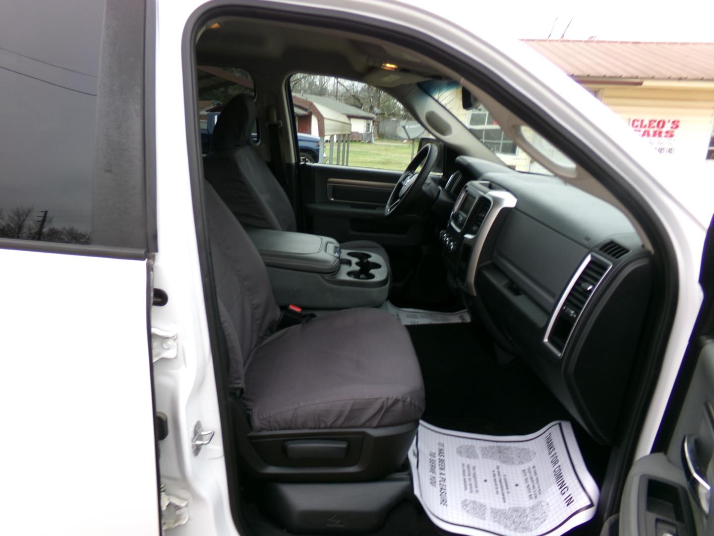 2016 White /Gray RAM 1500 SLT (1C6RR6GGXGS) with an 3.6L engine, 8-speed automatic transmission, located at 401 First NE, Bearden, AR, 71720, (870) 687-3414, 33.726528, -92.611519 - Photo#21